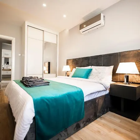 Luxurious Penthouse & Swimming Pool Apartament *