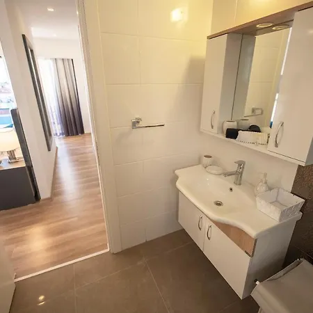Luxurious Penthouse & Swimming Pool * Nikozja