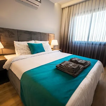 Apartament Luxurious Penthouse & Swimming Pool Nikozja