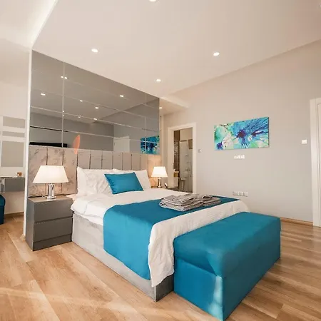 Luxurious Penthouse & Swimming Pool * Nikozja